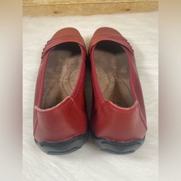 Array Willow Red Leather Size 9 M Slip-On Shoes Flats Loafers - Picture 7 of 10
